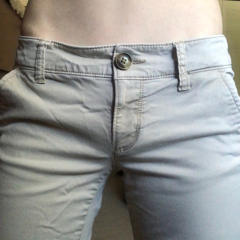 American Eagle • Khaki Pants 🦅